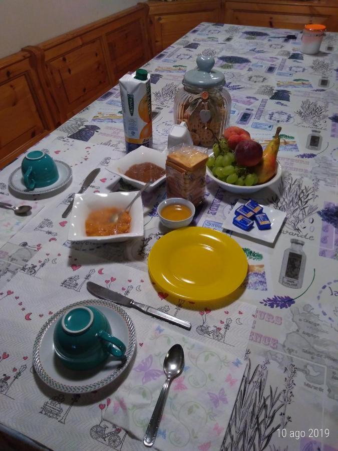 Bed and Breakfast Beb Infamiglia Cascinette Exterior foto